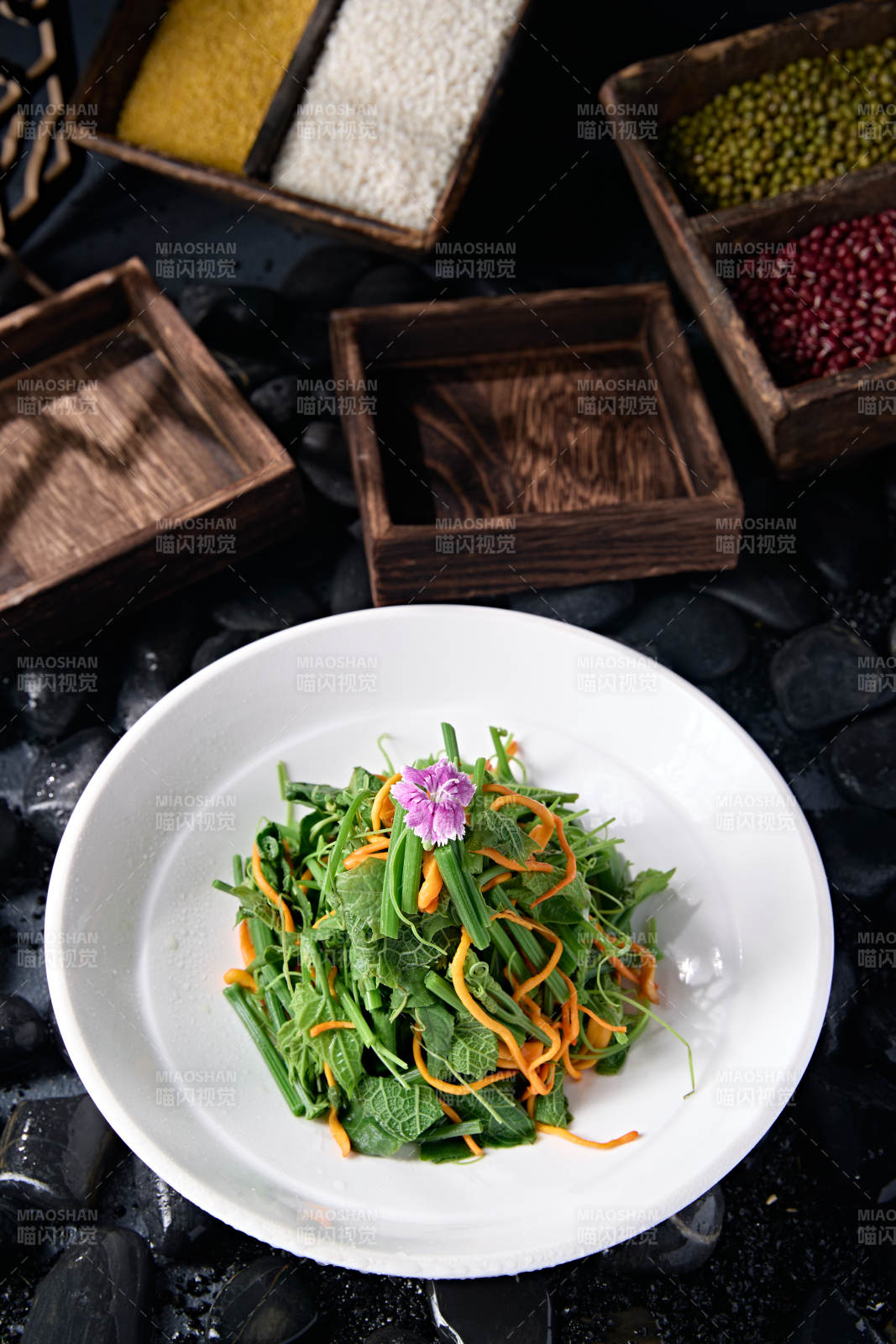 虫草花凉拌丝瓜尖图片