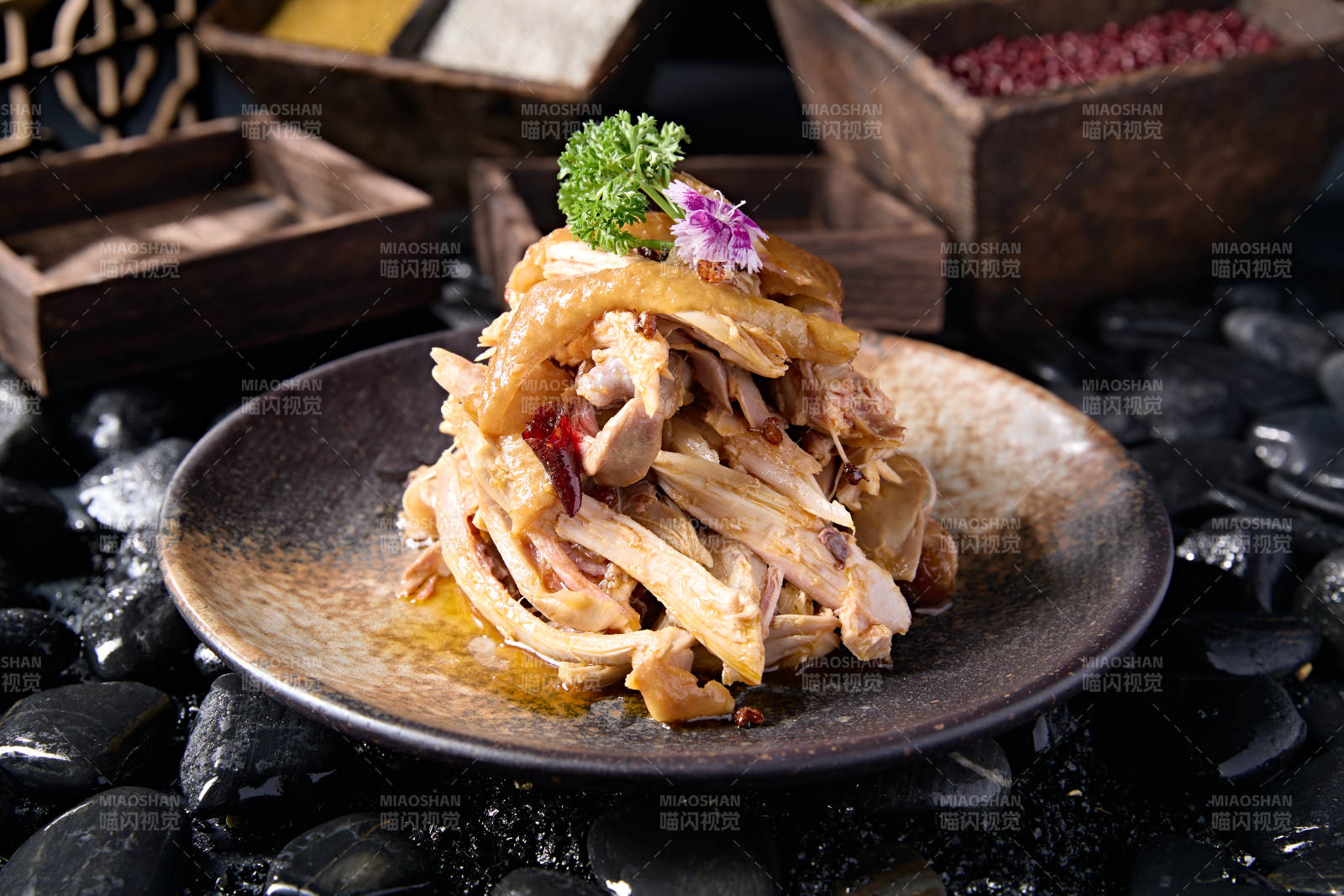 椒麻香辣手撕口水鸡图片