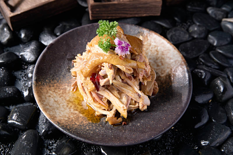 椒麻香辣手撕口水鸡图片