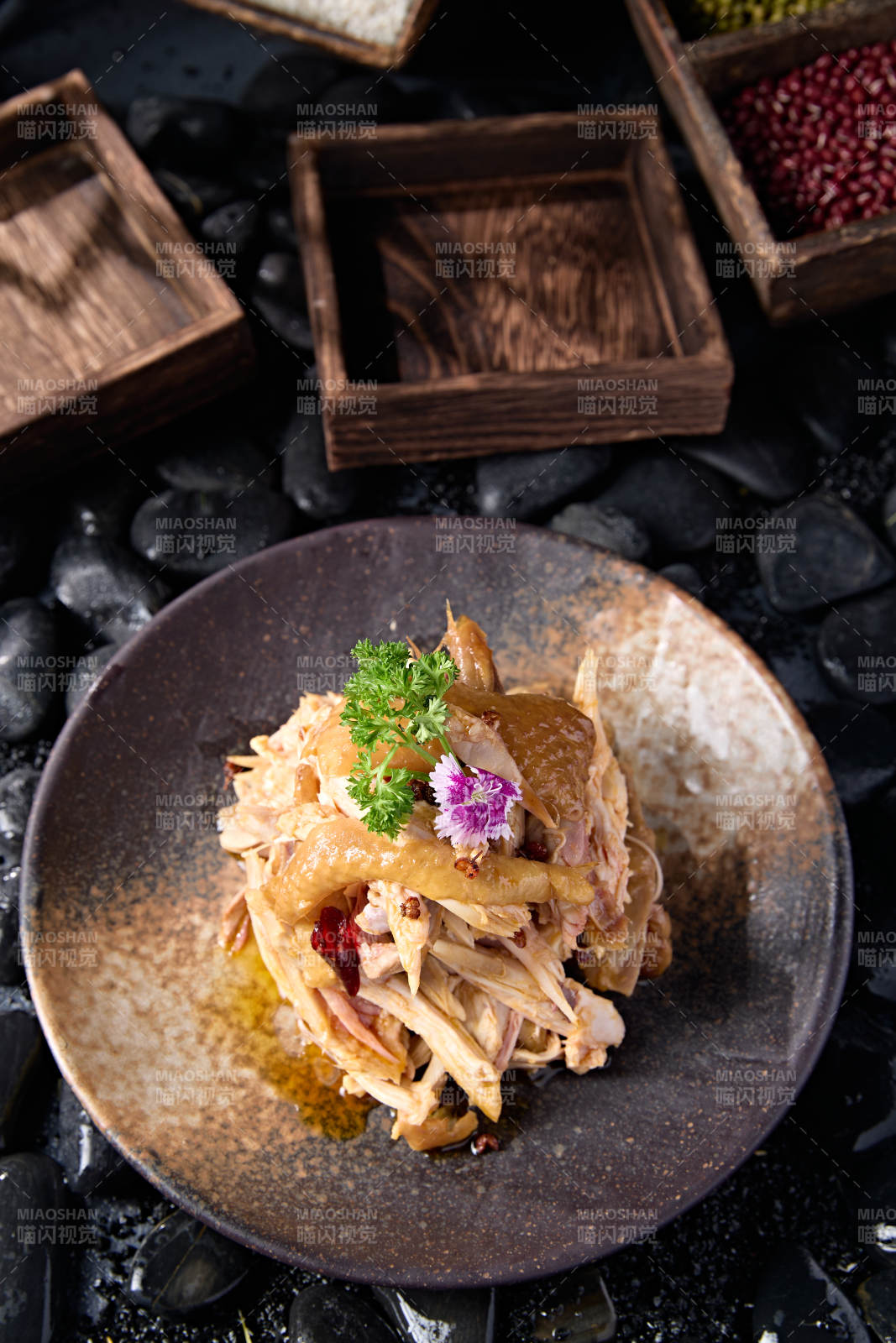 椒麻香辣手撕口水鸡图片