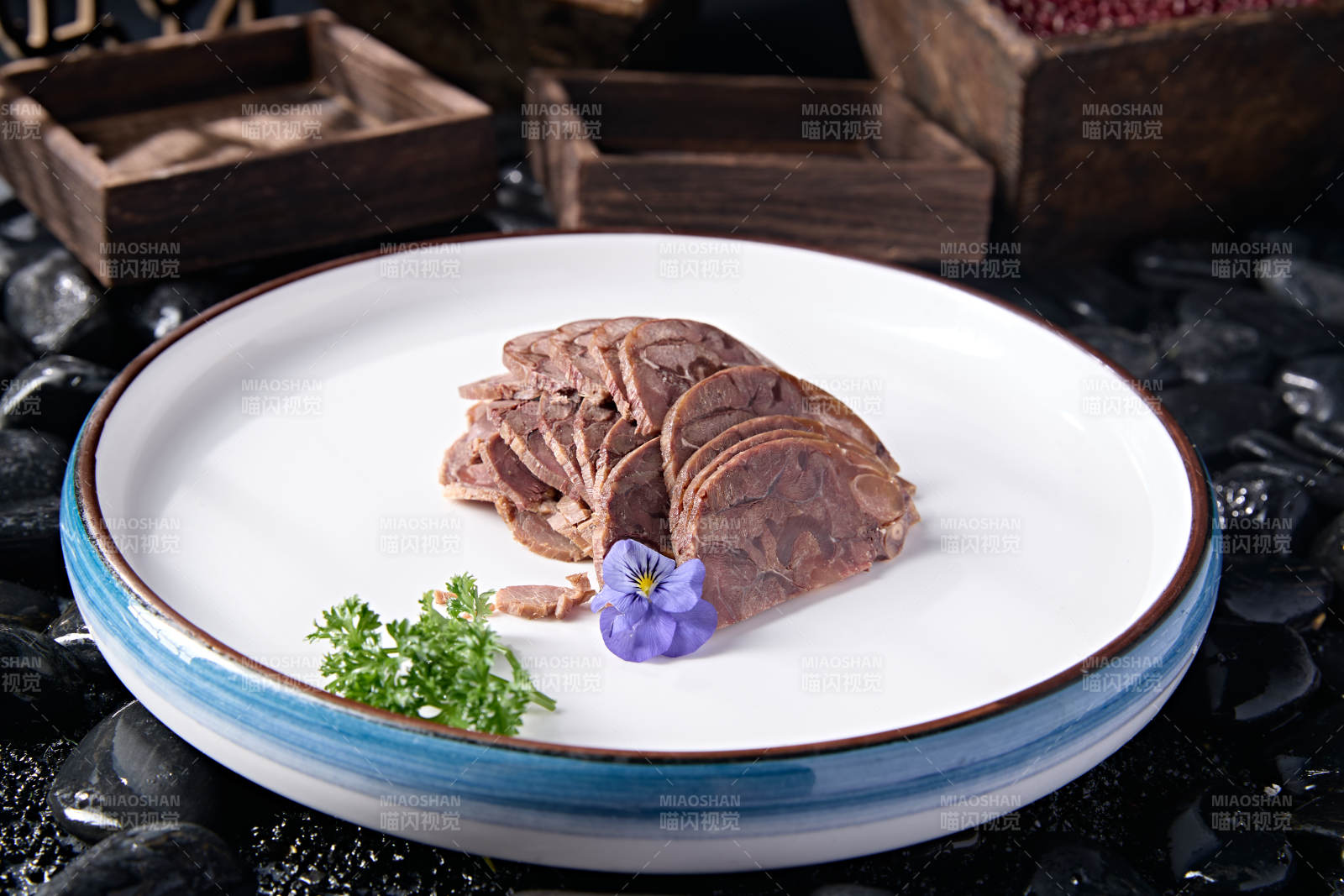 凉菜五香压牛腱切片图片