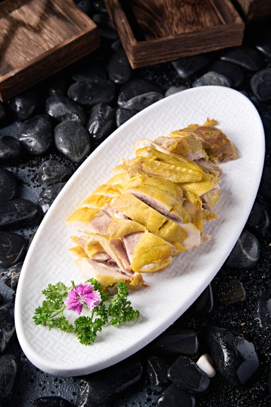 精美凉菜广式盐水白切鸡图片