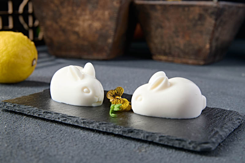 小白兔形状摇摇奶冻图片