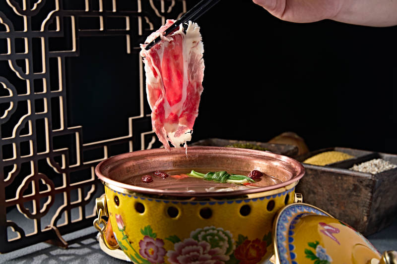 景泰蓝小火锅清汤高汤锅底图片