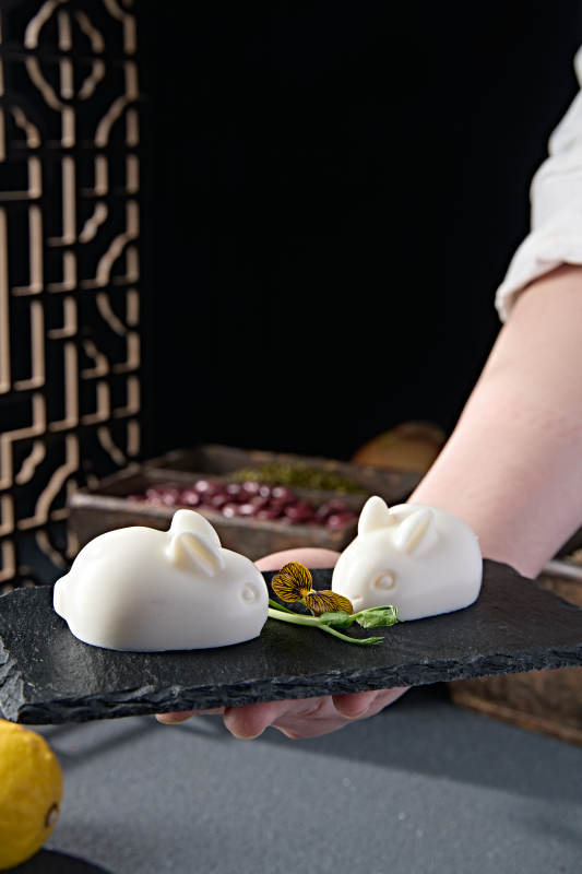 小白兔形状摇摇奶冻图片