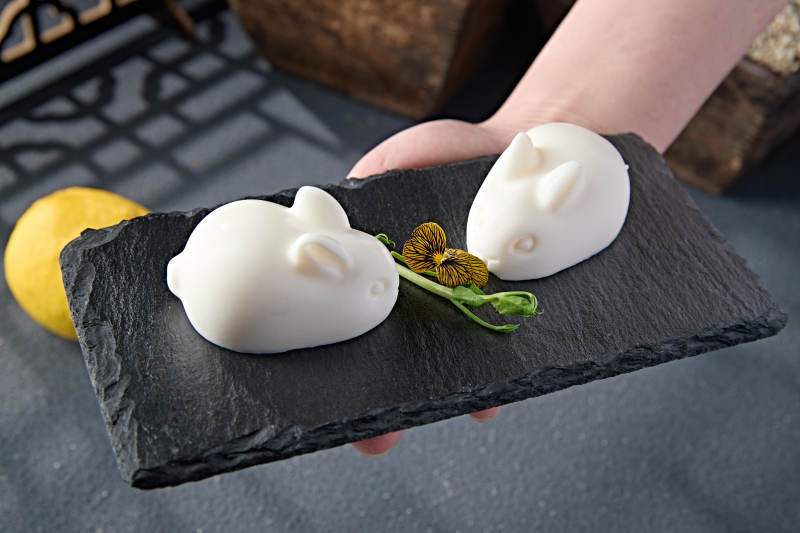 小白兔形状摇摇奶冻图片