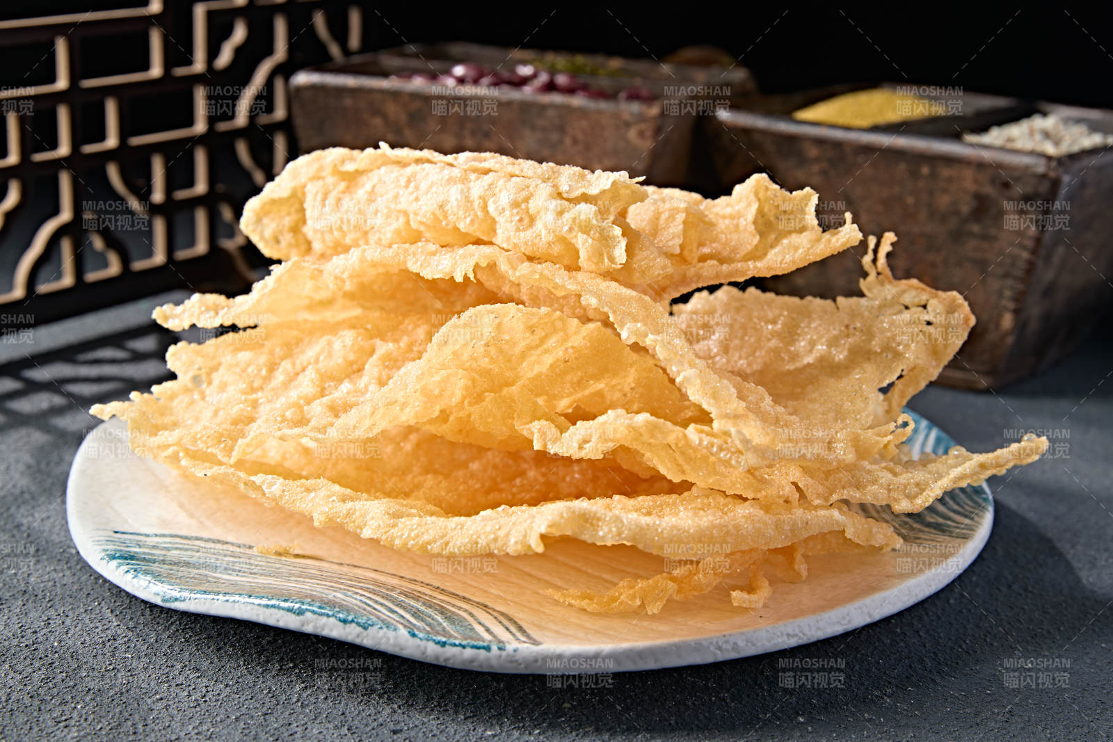 油炸响铃卷皮炸油豆皮图片