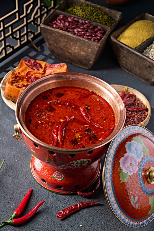 景泰蓝小火锅汤底麻辣牛油锅图片