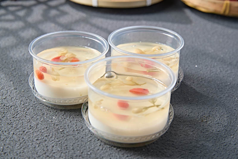 槐花枸杞滋补草原风味纯醸老酸奶图片