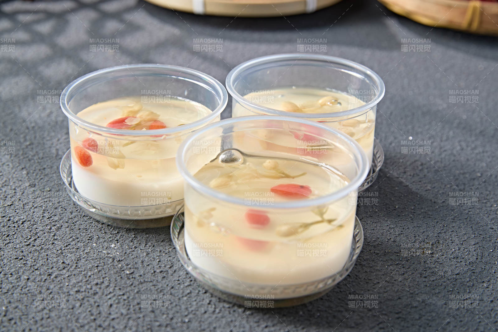 槐花枸杞滋补草原风味纯醸老酸奶图片