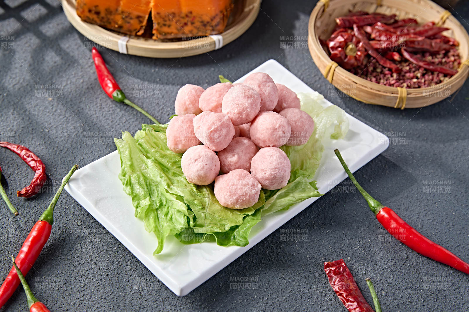 传统火锅食材美味虾丸图片