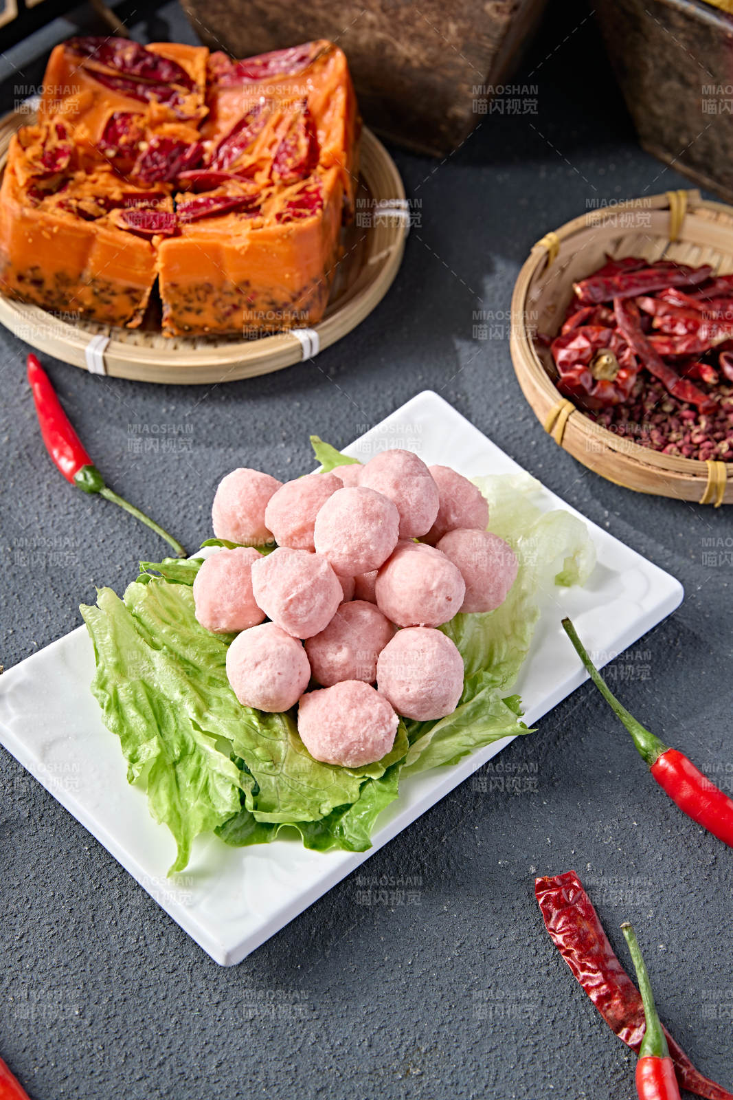 传统火锅食材美味虾丸图片