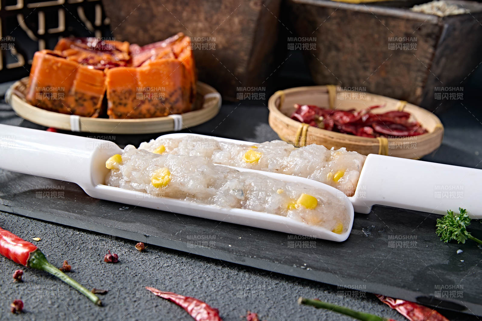 重庆火锅食材鲜虾虾滑图片