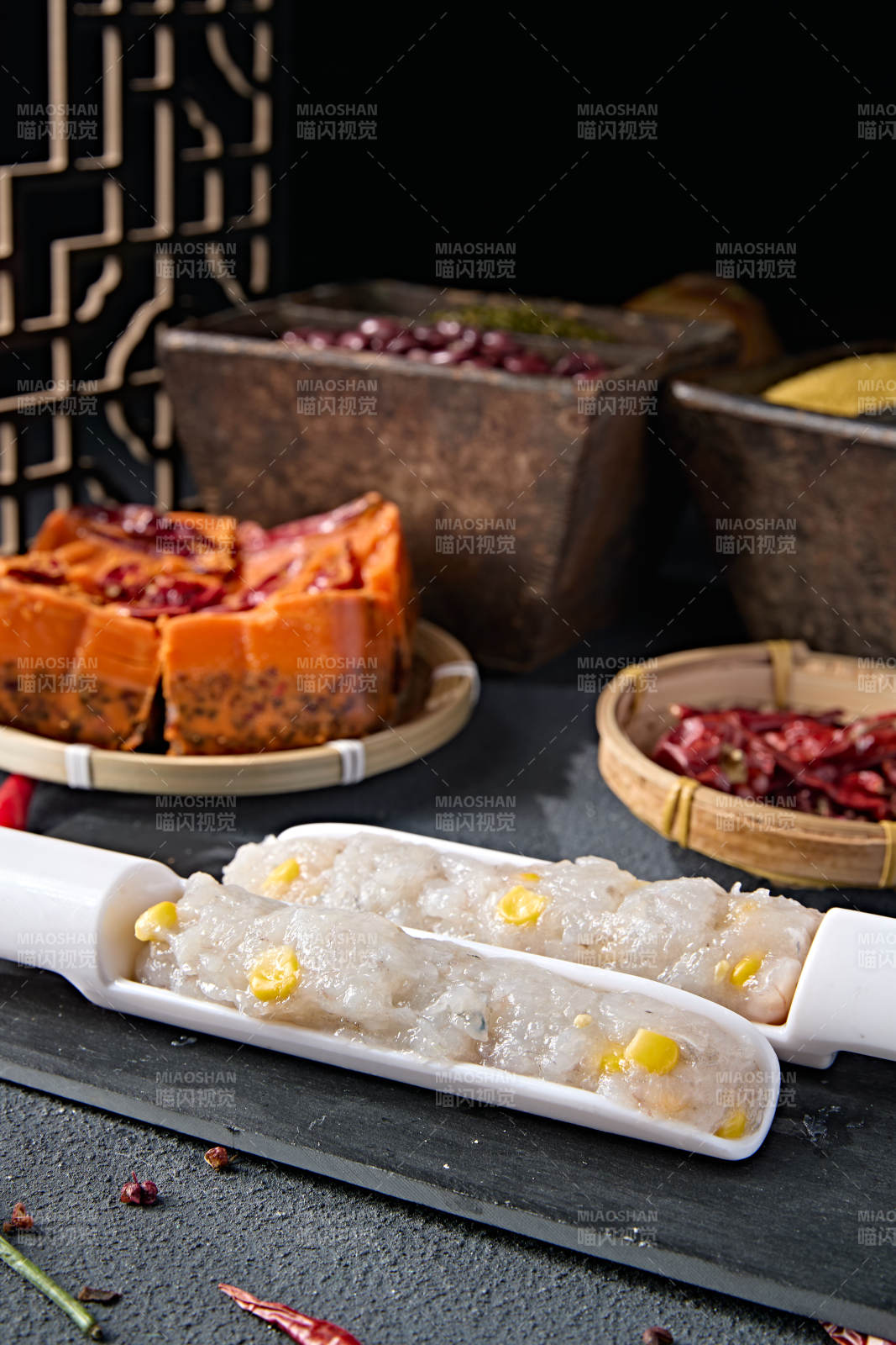 重庆火锅食材鲜虾虾滑图片