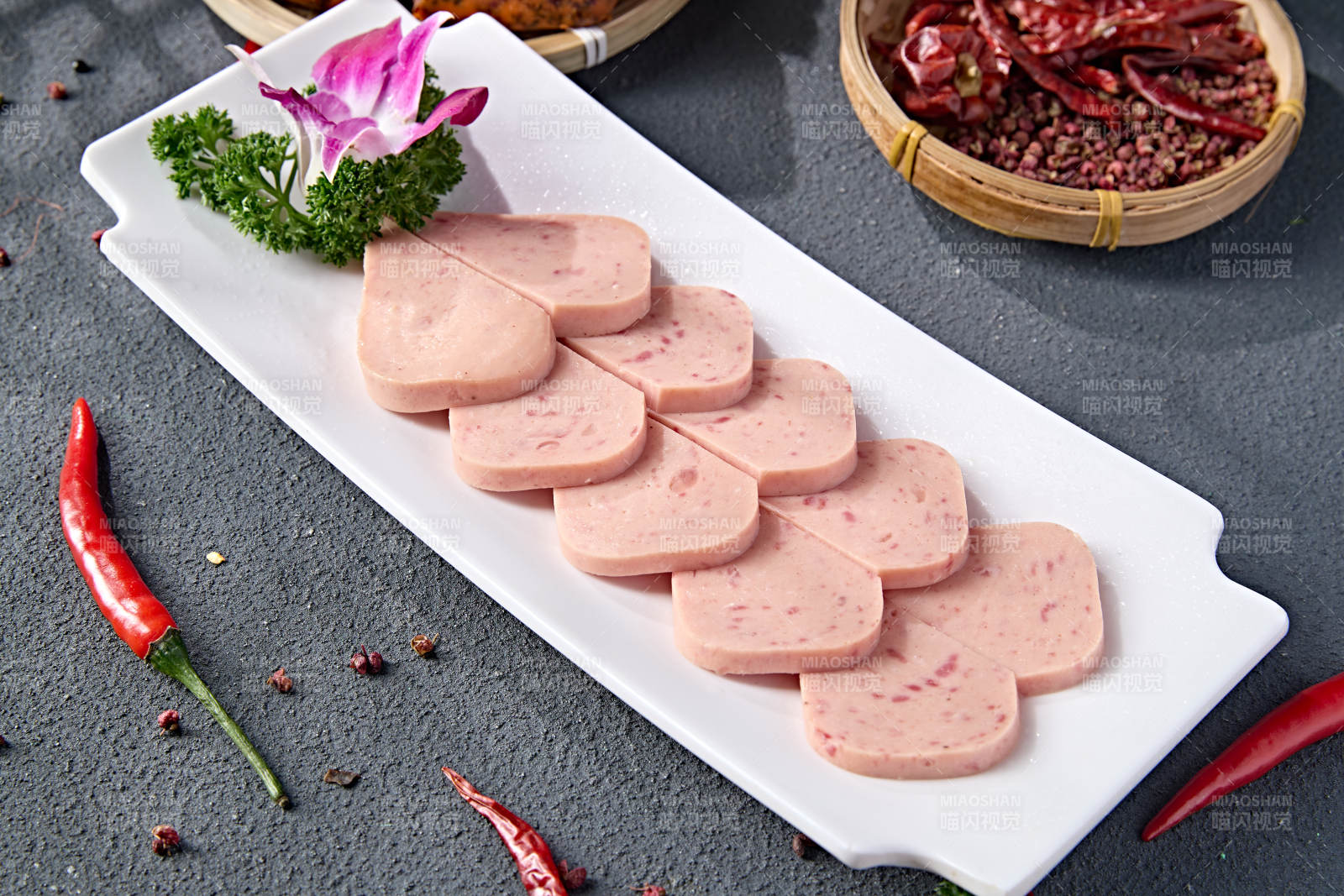 涮品食材罐头午餐肉图片