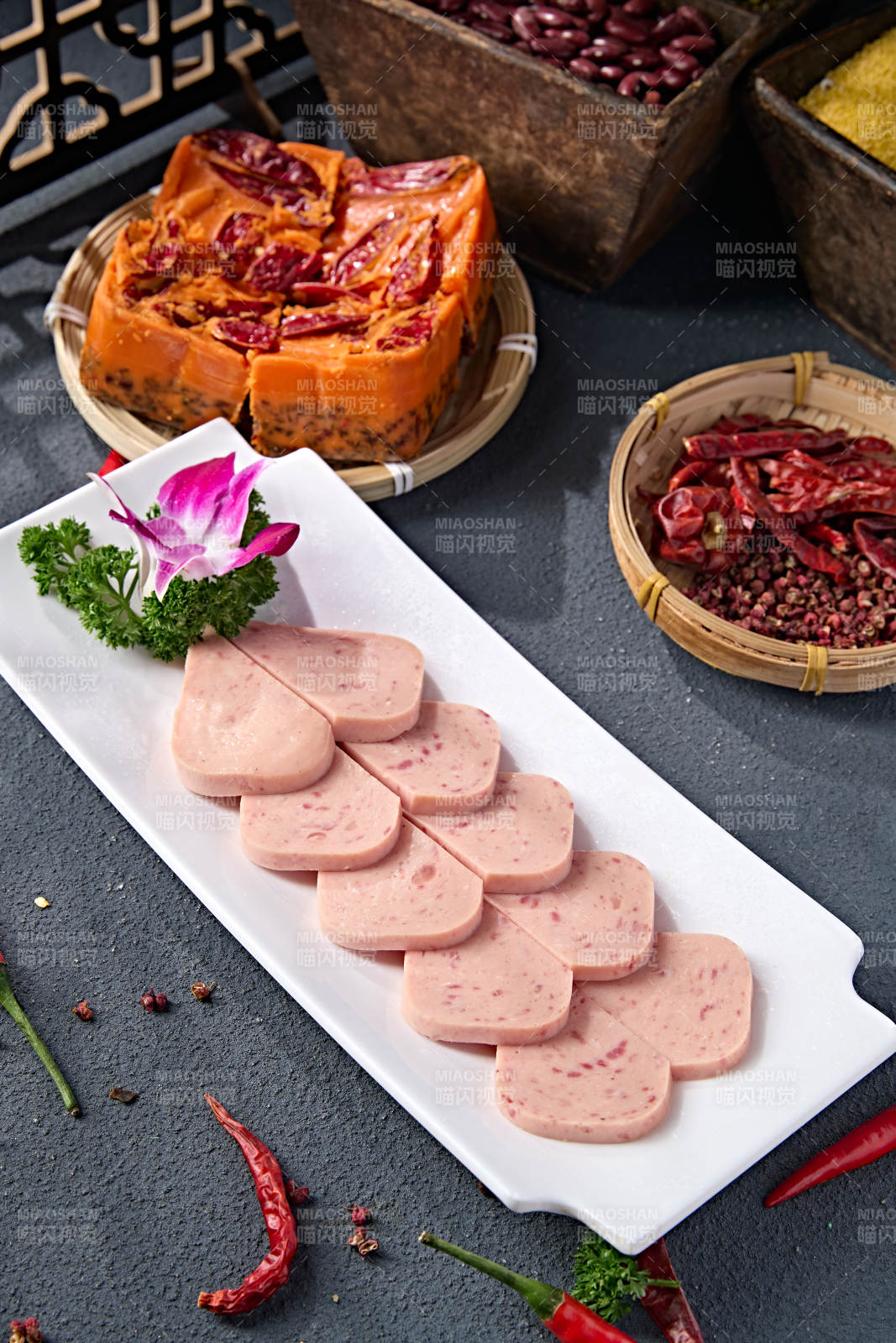 涮品食材罐头午餐肉图片