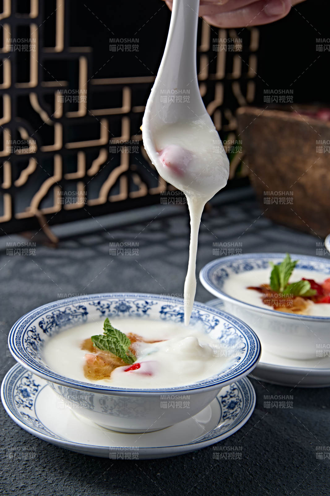 自制桃胶果粒纯酿老酸奶图片