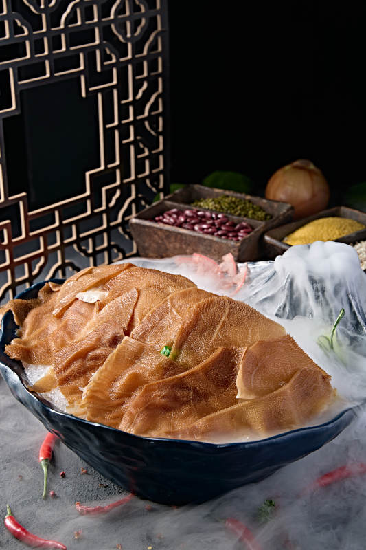 美味火锅食材鲜嫩大片毛肚图片