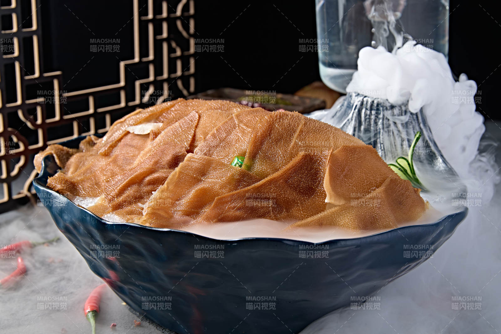 美味火锅食材鲜嫩大片毛肚图片