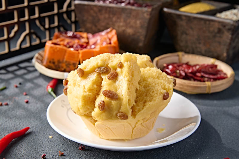 香蒸美味葡萄干玉米糜子面黄馍馍图片