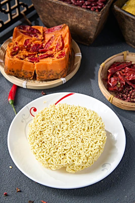 高档火锅料理食材方便面饼图片