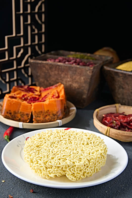 高档火锅料理食材方便面饼图片