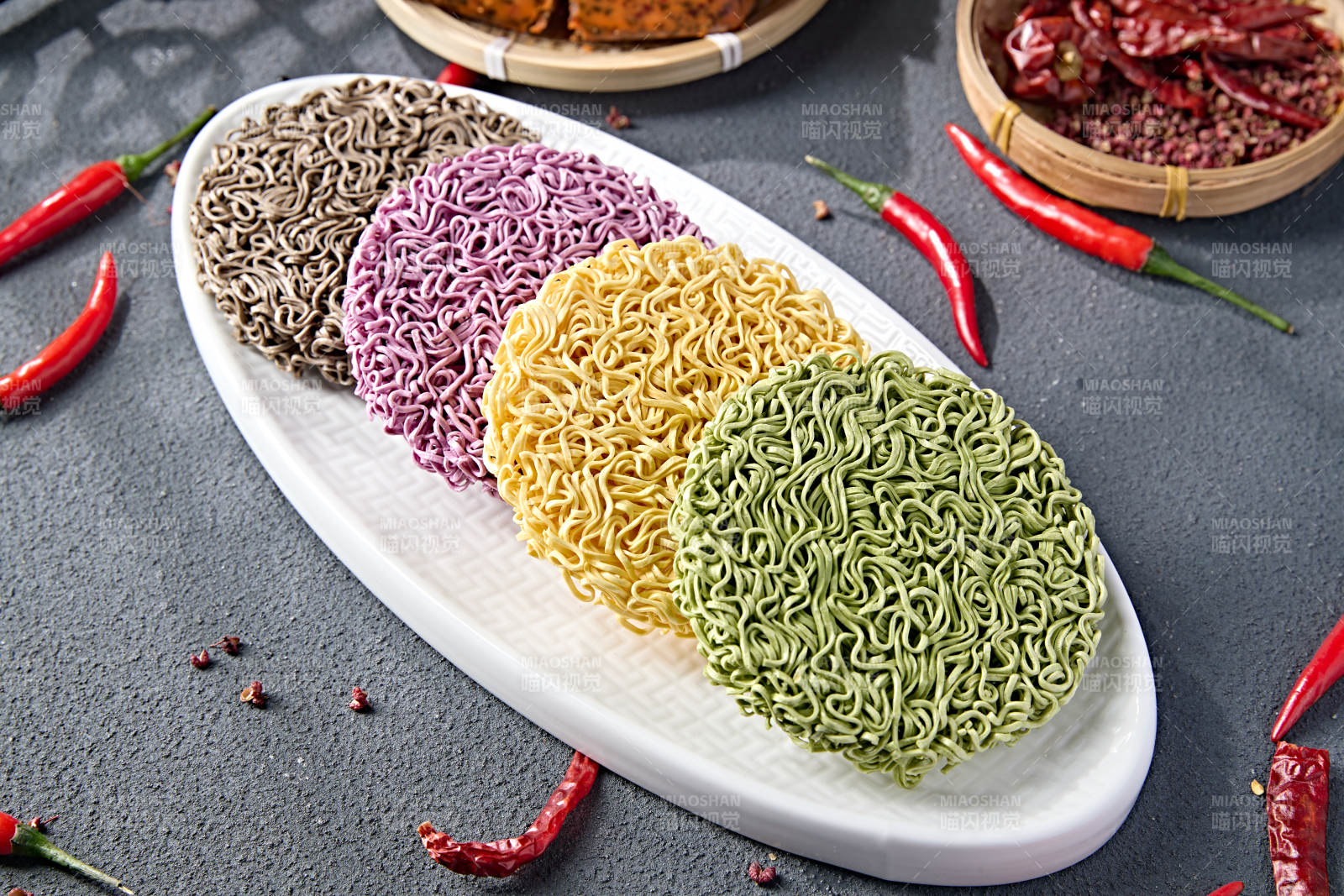 高档火锅料理食材蔬菜面饼图片