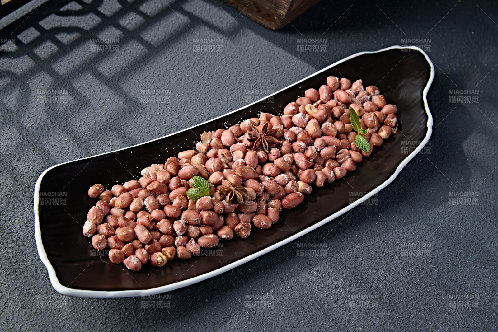 下酒小吃盐焗花生米图片