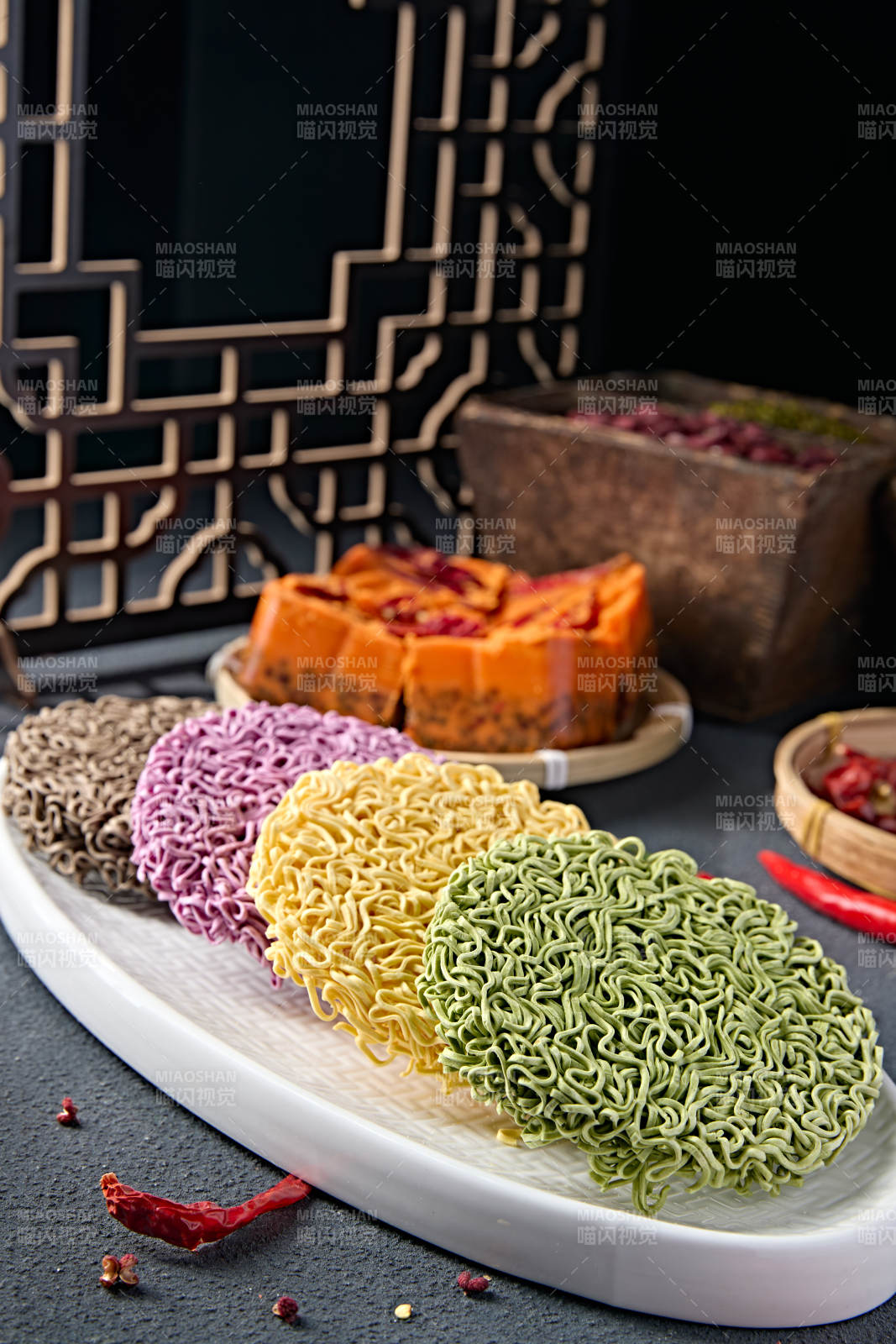 高档火锅料理食材蔬菜面饼图片