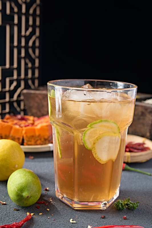 解暑饮料冰红茶柠檬冰红茶冰乌龙茶图片