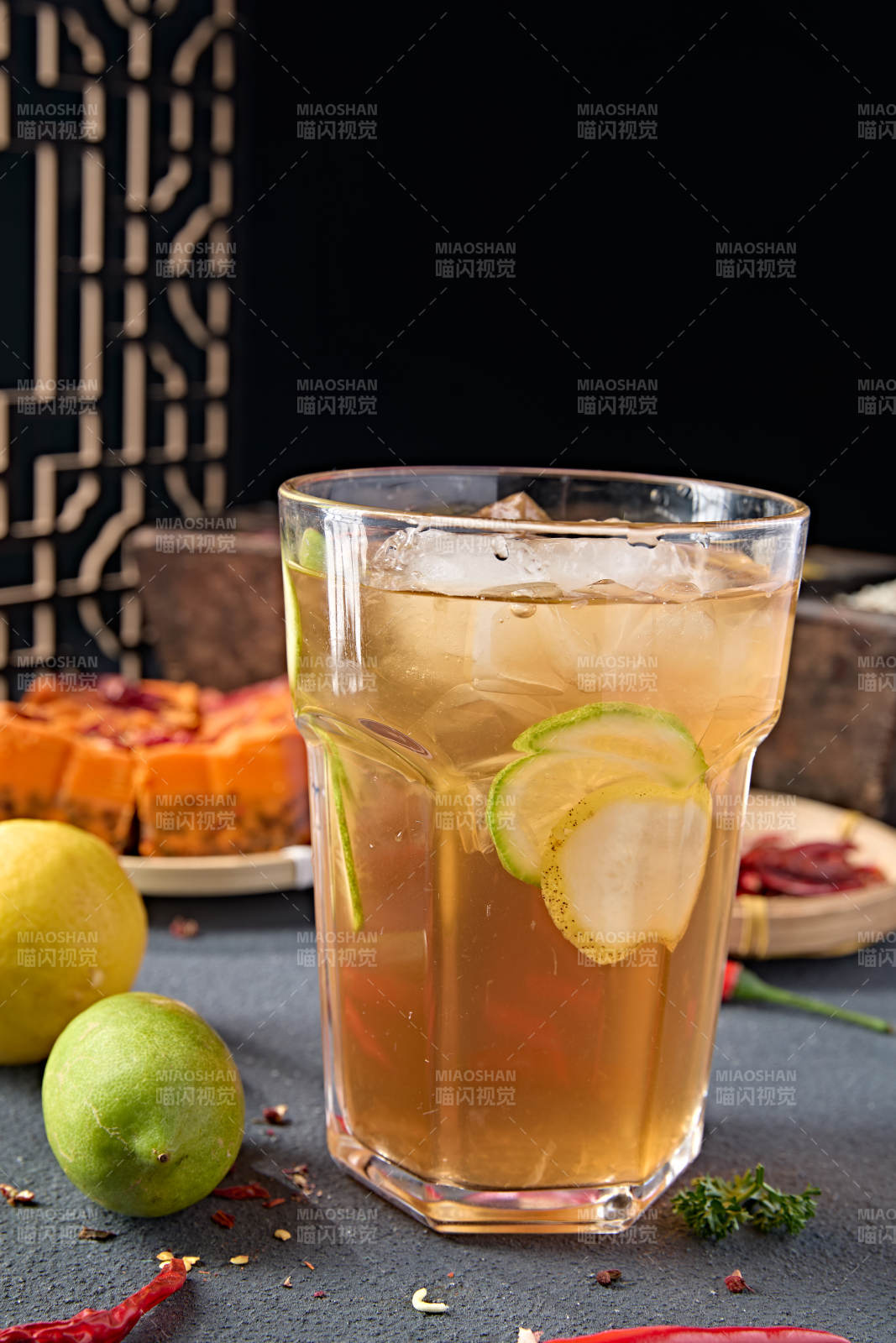 解暑饮料冰红茶柠檬冰红茶冰乌龙茶图片