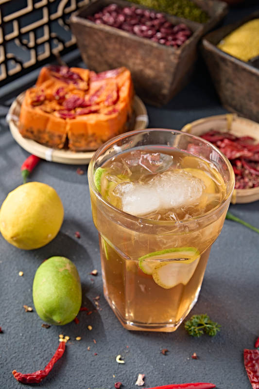 解暑饮料冰红茶柠檬冰红茶冰乌龙茶图片