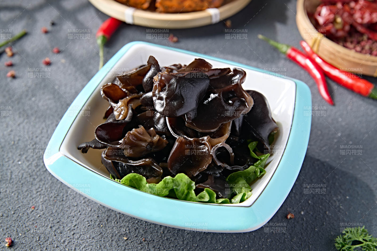 火锅食材一盘新鲜黑木耳图片