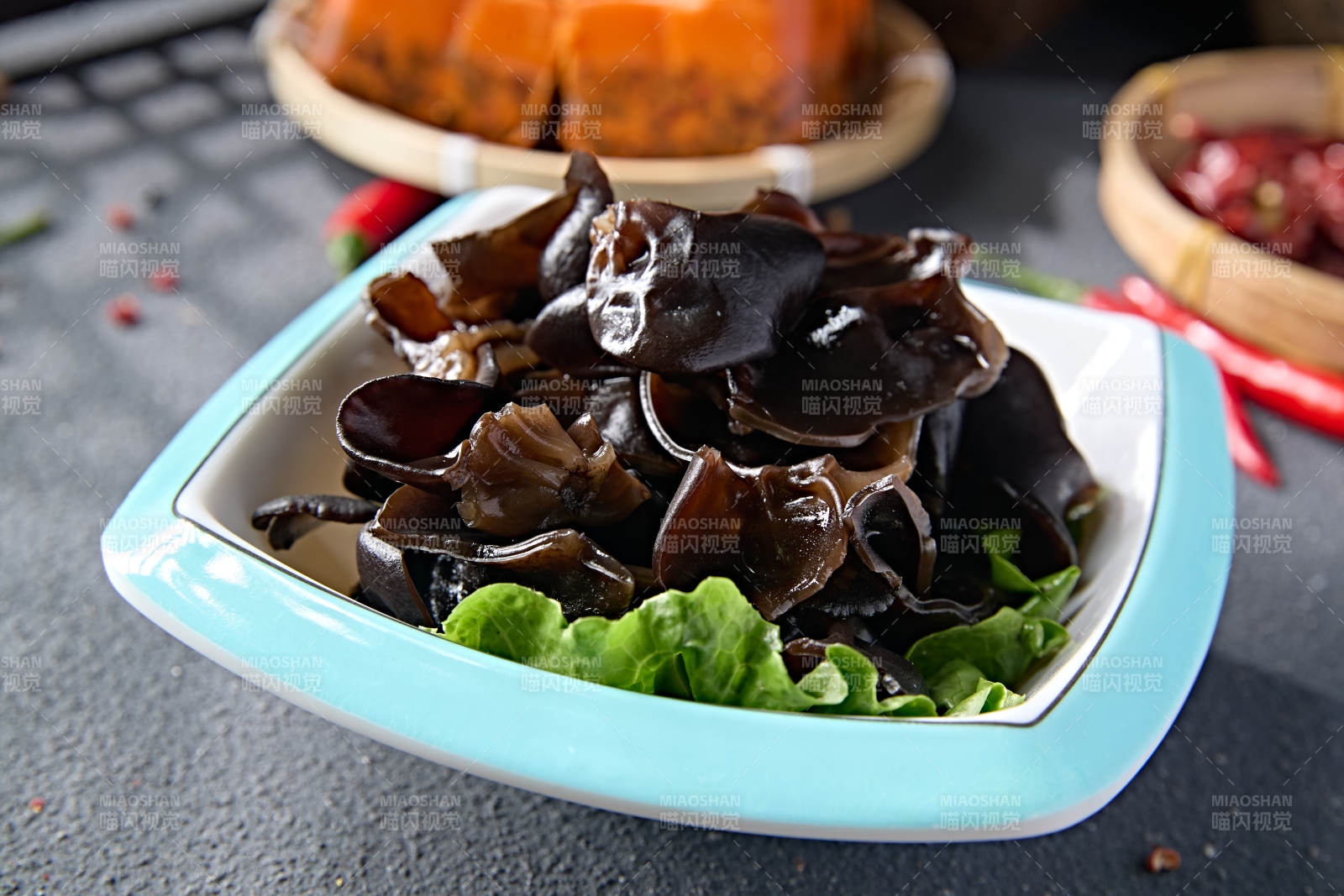 火锅食材一盘新鲜黑木耳图片