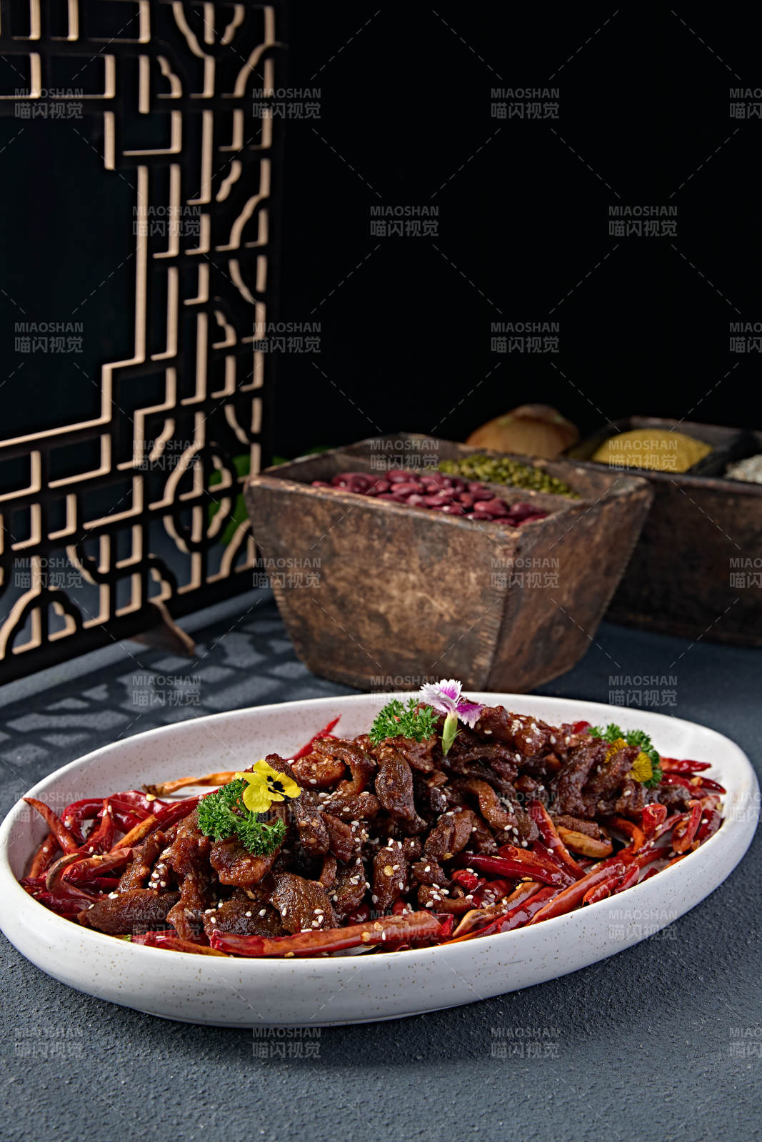 川香辣爆牛柳图片