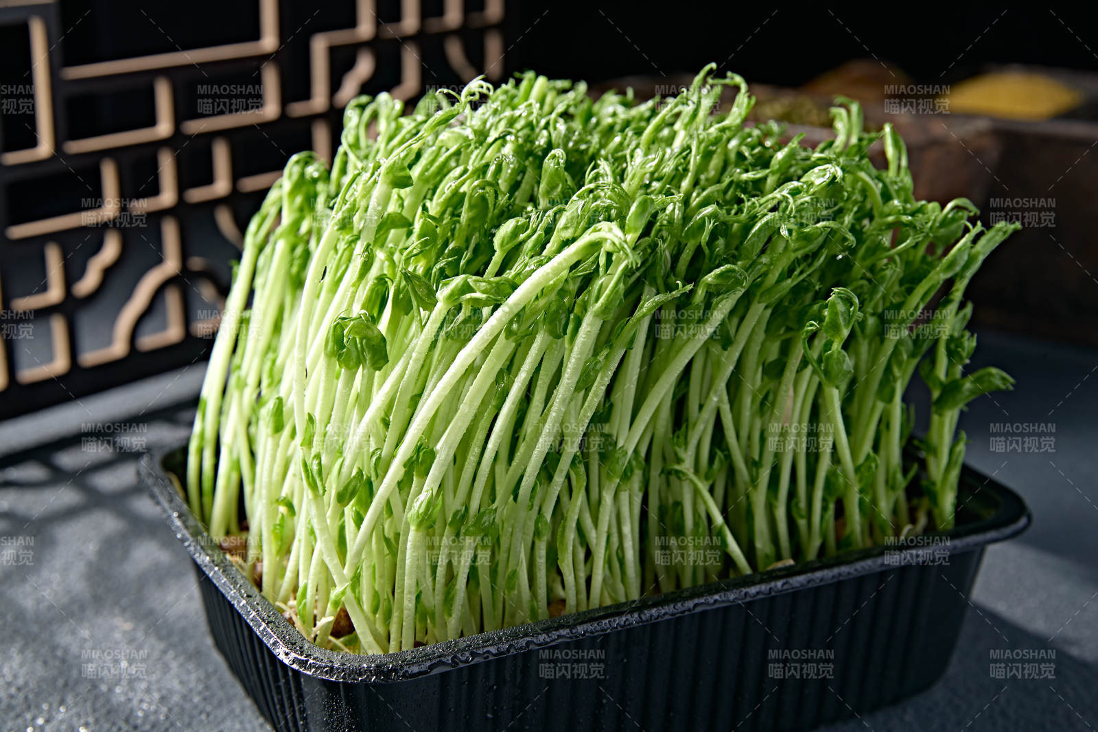 火锅涮品鲜发青豆苗图片