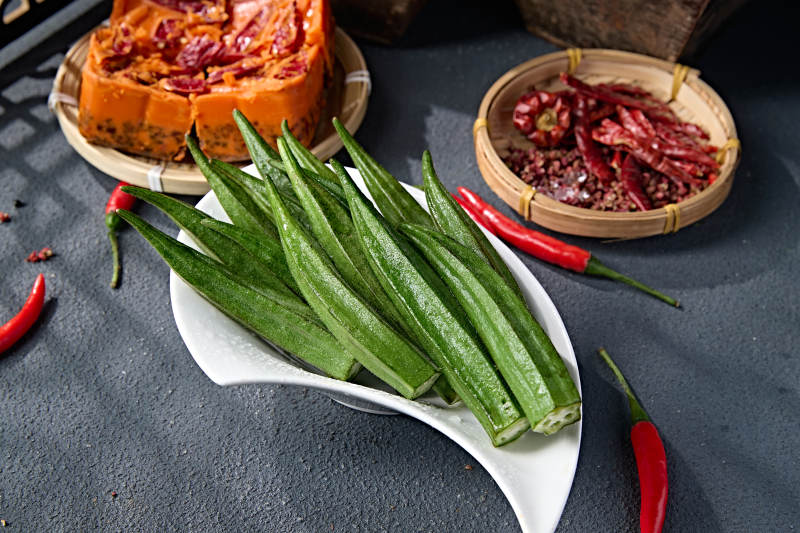 火锅打边炉食材鲜秋葵图片