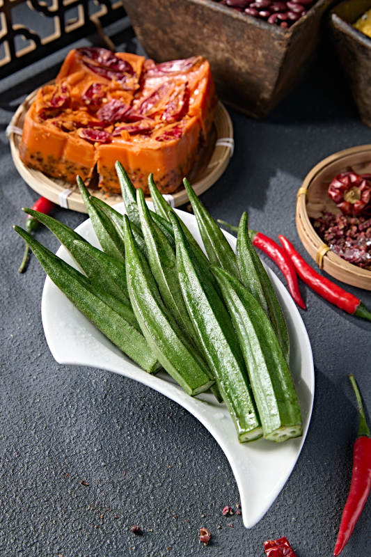 火锅打边炉食材鲜秋葵图片
