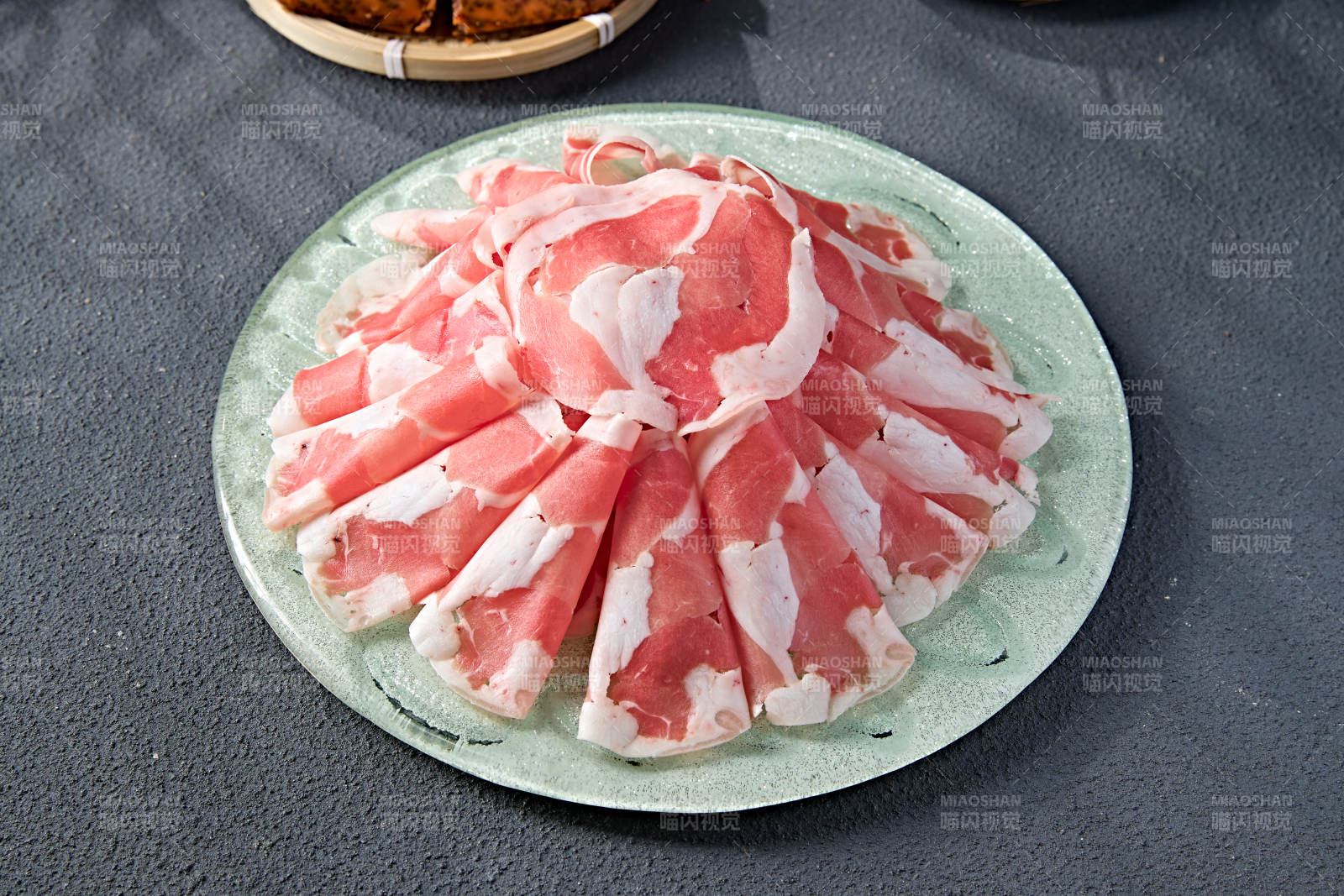 内蒙草原羔羊肉卷切片图片