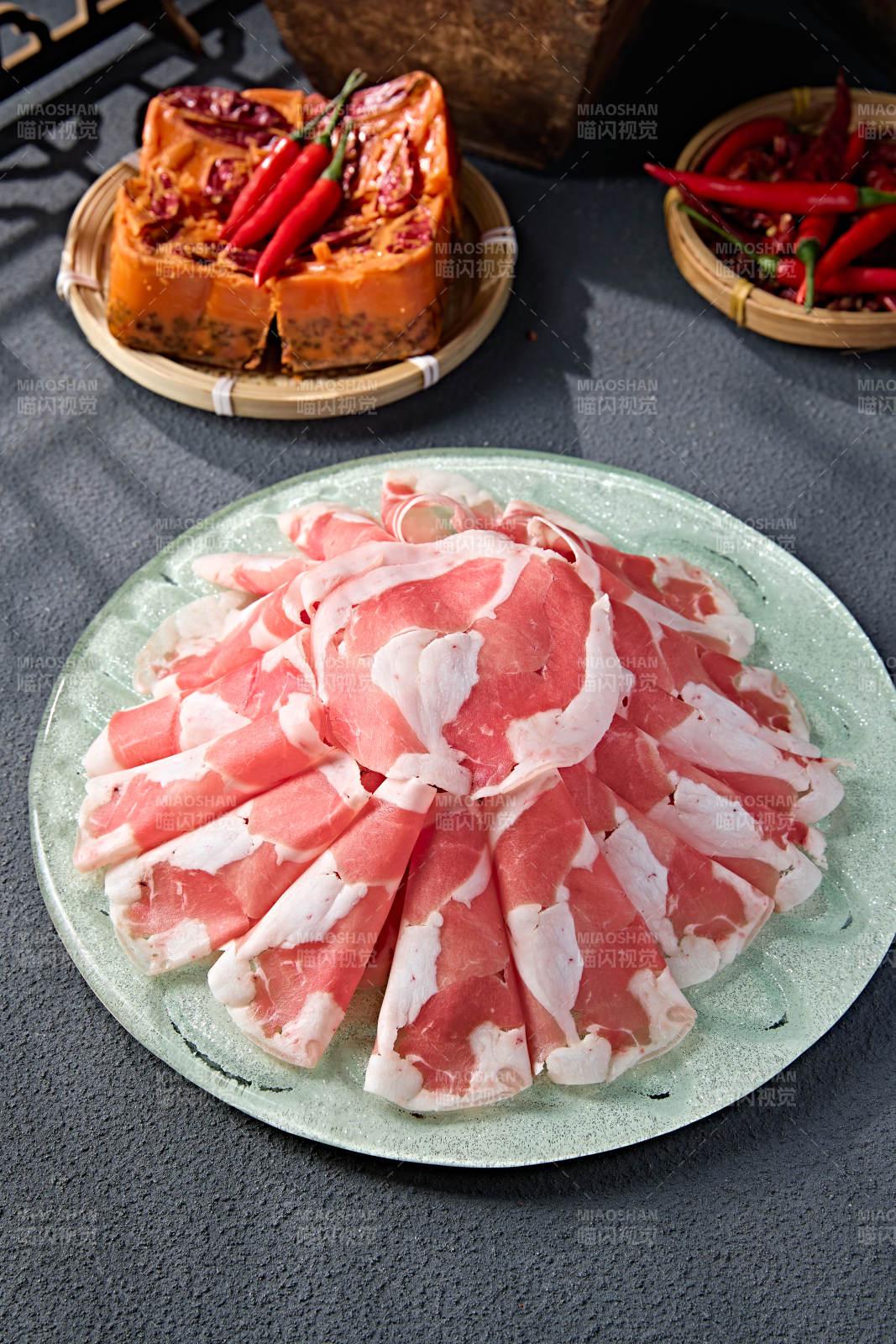 内蒙草原羔羊肉卷切片图片