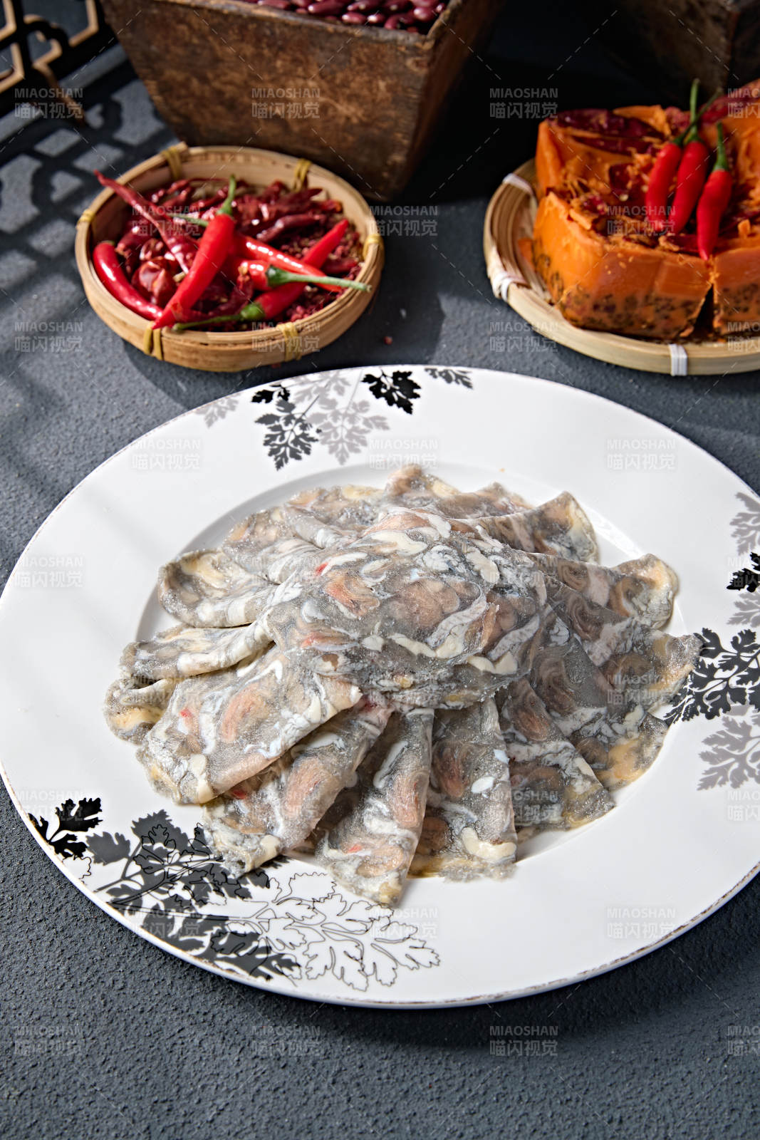 川渝火锅涮品乌鸡肉卷切片图片