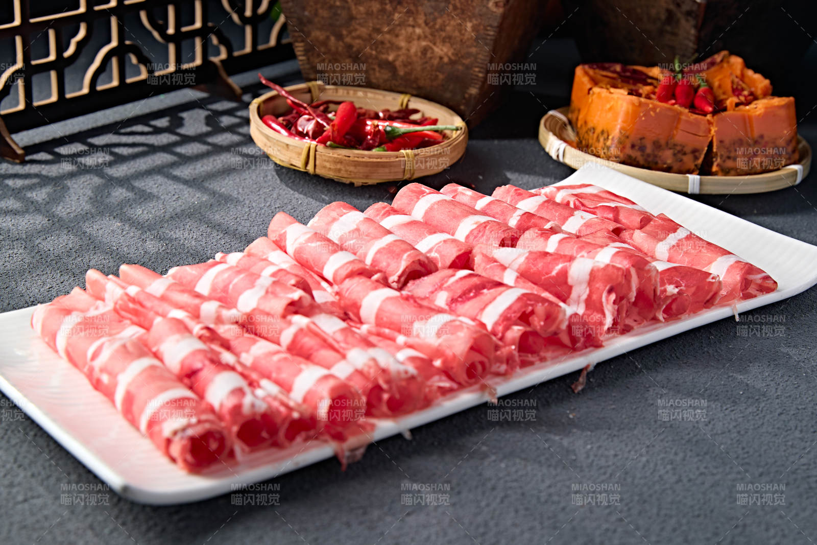 内蒙草原羔羊肉卷切片图片