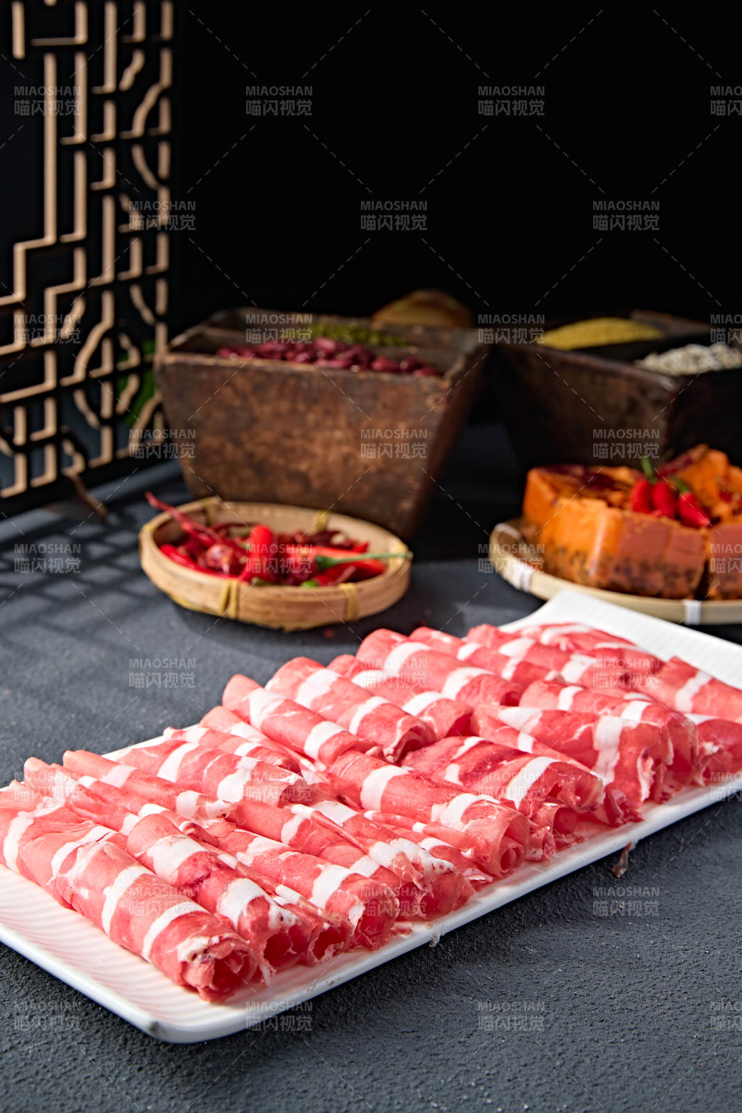 内蒙草原羔羊肉卷切片图片