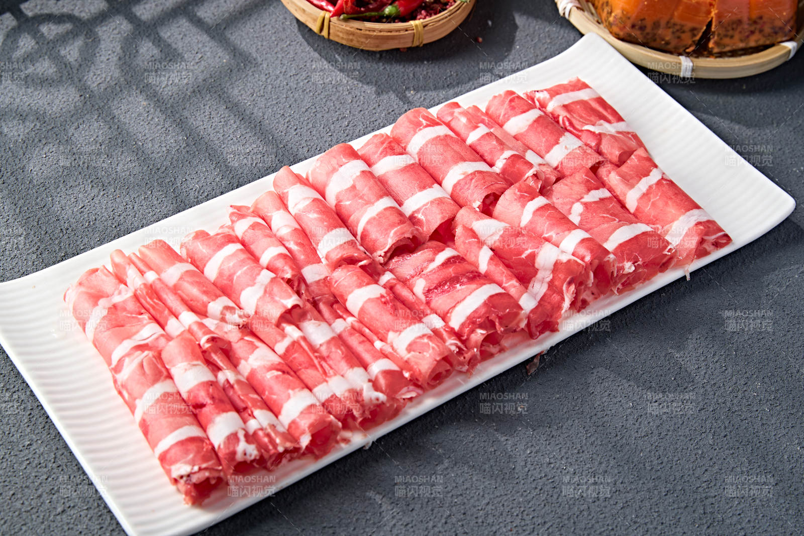 内蒙草原羔羊肉卷切片图片