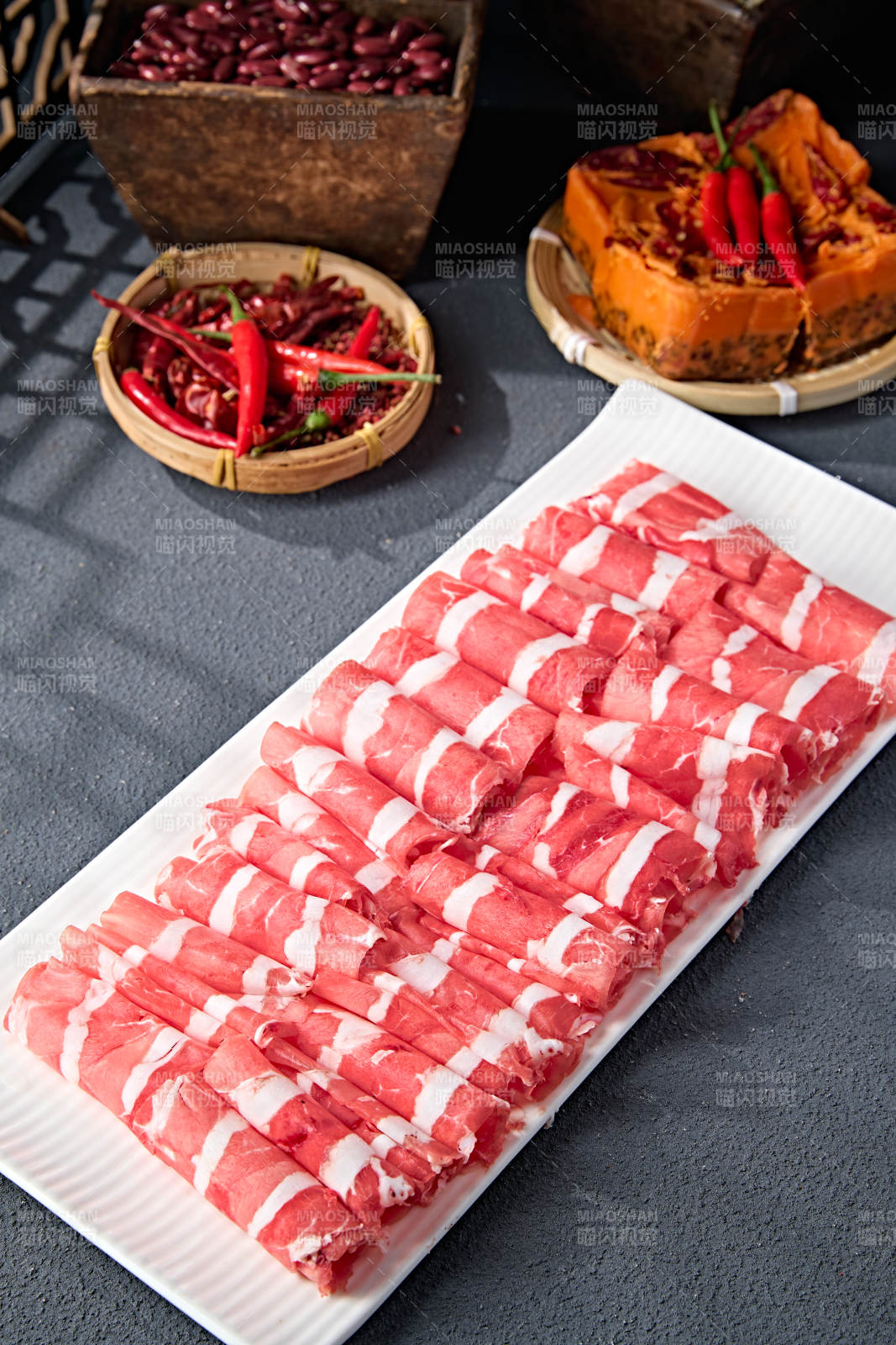 内蒙草原羔羊肉卷切片图片