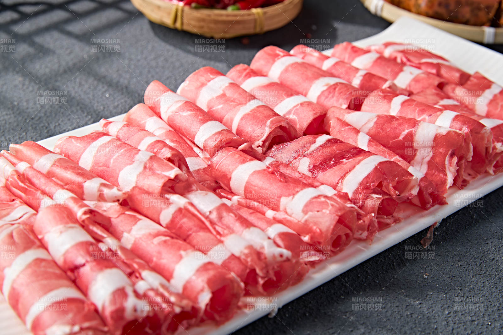 内蒙草原羔羊肉卷切片图片