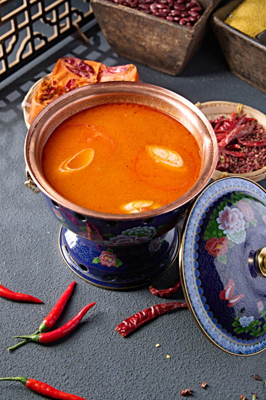 景泰蓝小火锅汤底番茄菌汤锅底图片