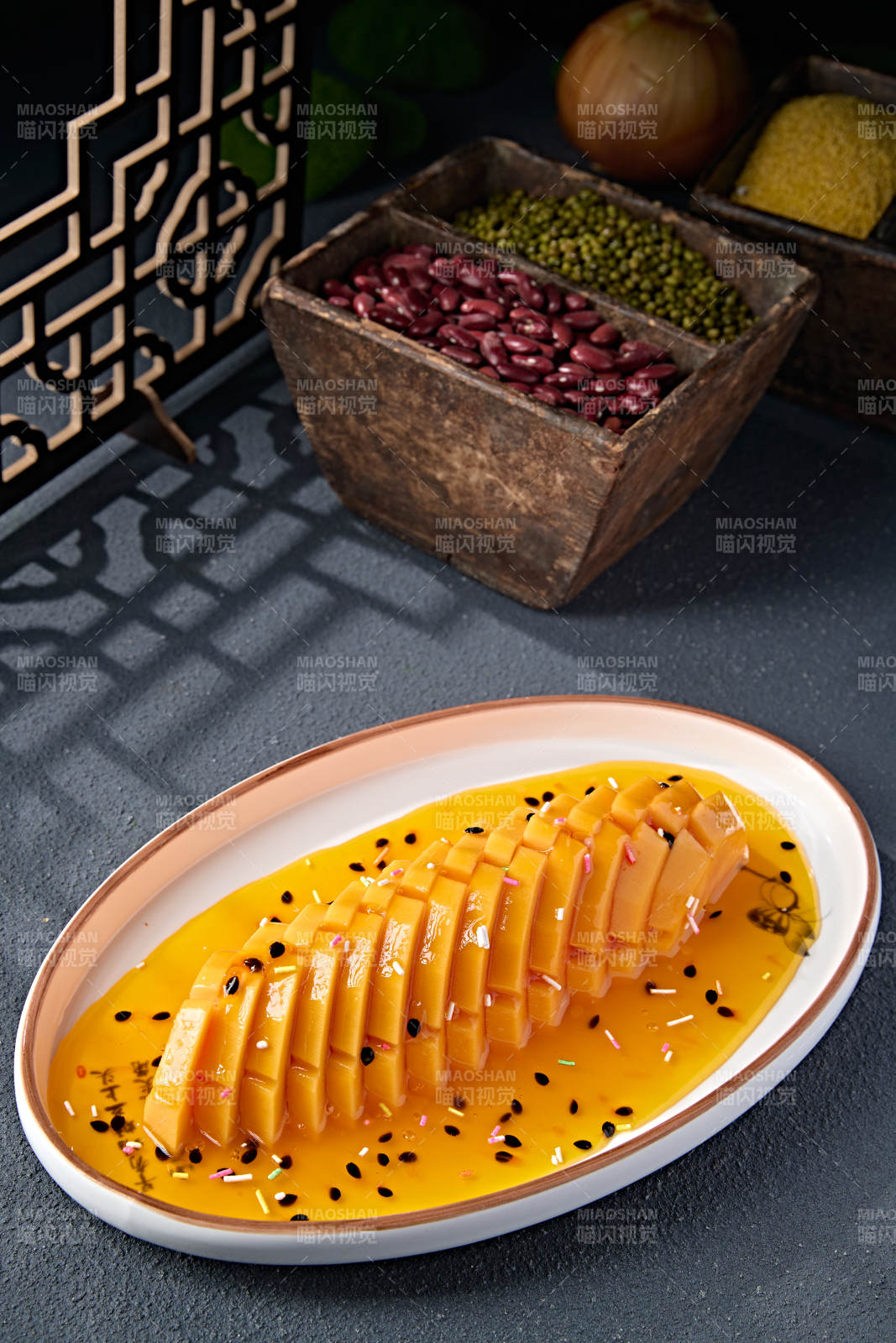 凉菜百香果汁腌木瓜片图片