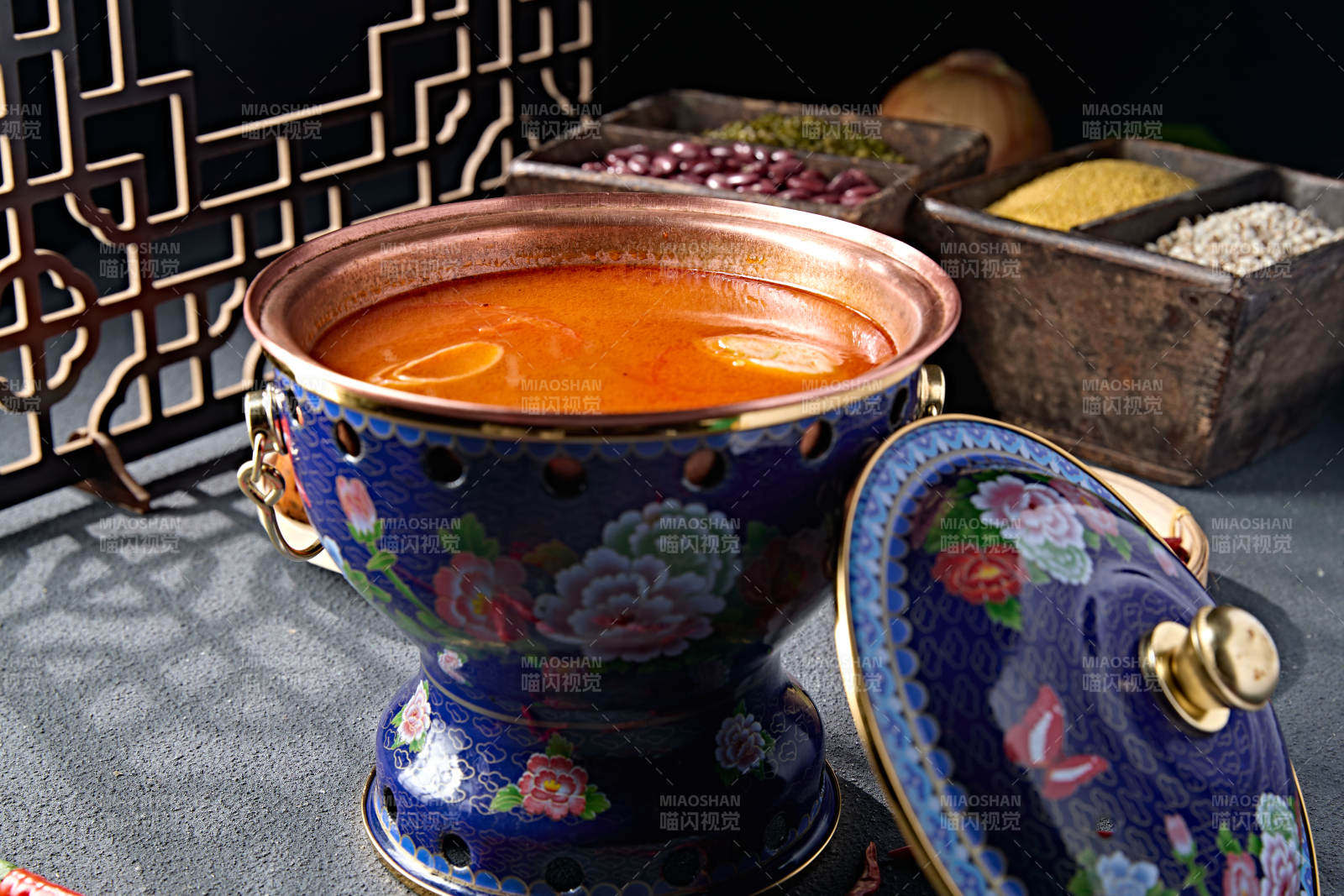 景泰蓝小火锅汤底番茄菌汤锅底图片