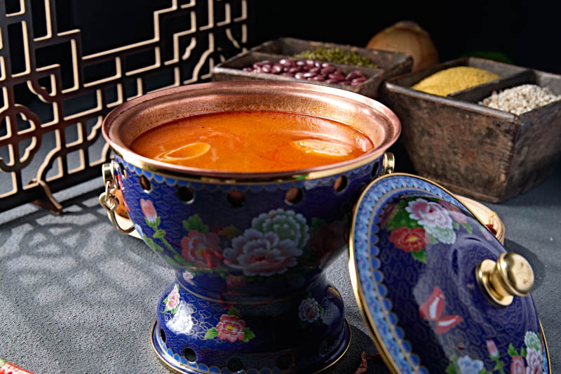 景泰蓝小火锅汤底番茄菌汤锅底图片